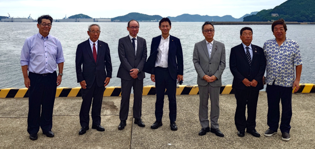 谷合参議院議員のほか、全国離島振興協議会、全国離島振興市町村議会議長会、長崎県内離島市町議長、新上五島町議会関係者の皆さま、六車社長